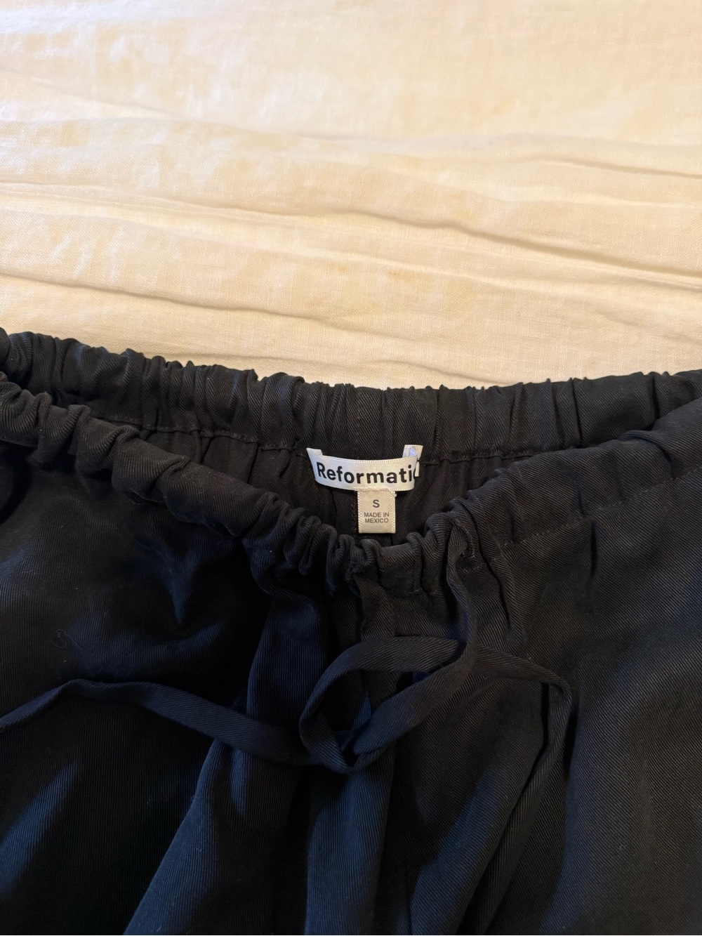 Reformation Black Wide-Leg Cargo Pants - Picture 3 of 3